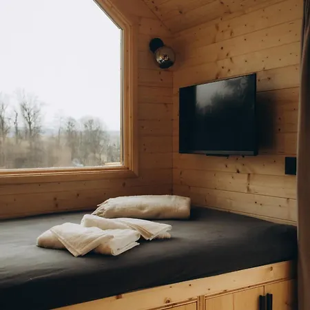 Tiny House S Vyhrivacim Koupacim Sudem