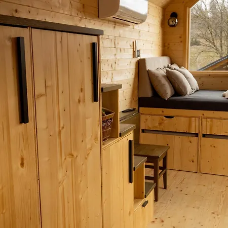 Tiny House S Vyhrivacim Koupacim Sudem Dom wakacyjny Nové Hrady (Pardubice)