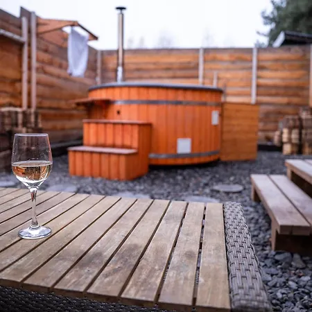 Tiny House S Vyhřívacím Koupacím Sudem *