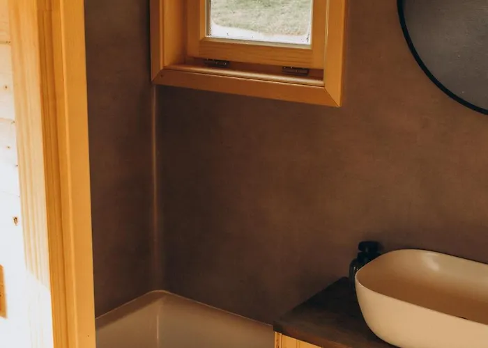 Tiny House S Vyhrivacim Koupacim Sudem Дом отдыха *